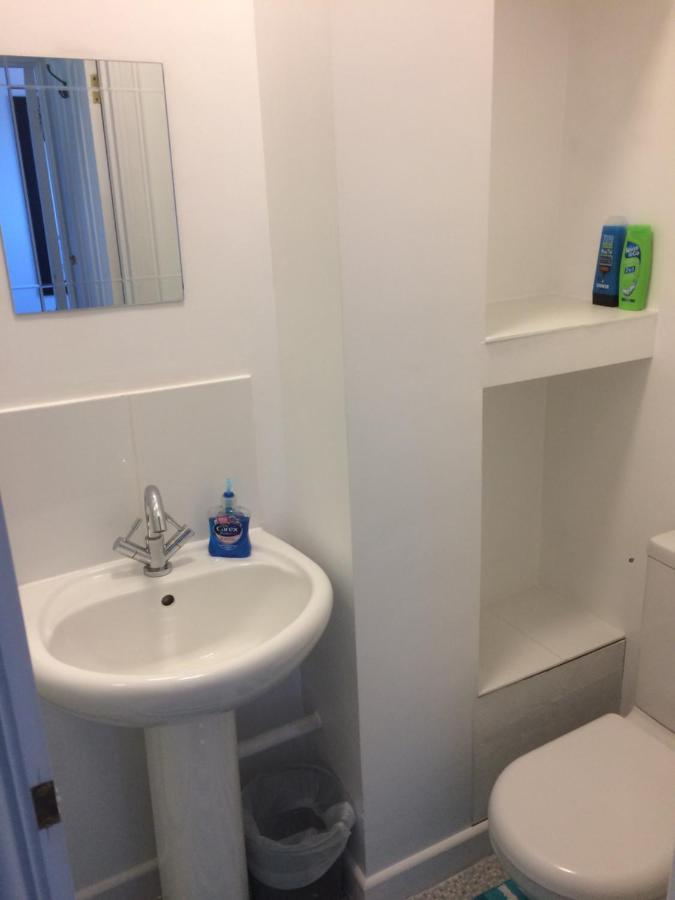 4 Bedroom House For Corporate Stays In 케터링 외부 사진
