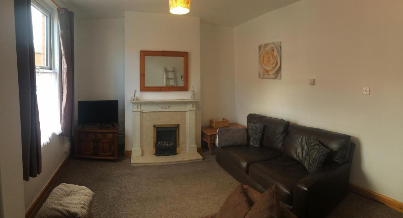 4 Bedroom House For Corporate Stays In 케터링 외부 사진