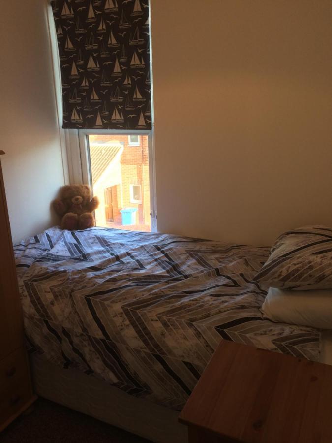 4 Bedroom House For Corporate Stays In 케터링 외부 사진